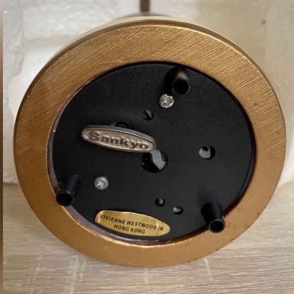 Rare & collectible Vivienne Westwood ORB music box Limited VIP Gifts Souvenir - Picture 3 of 7